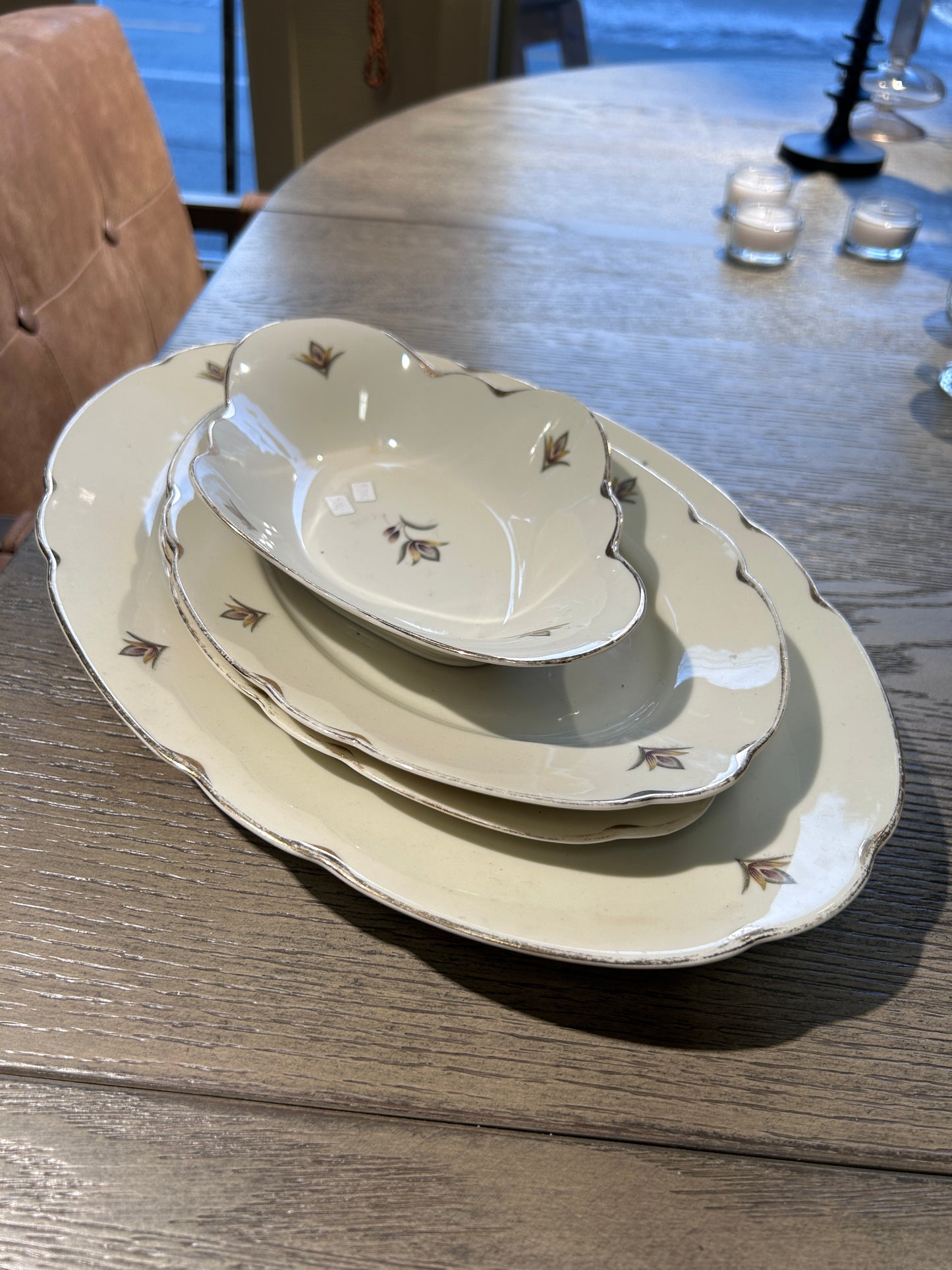 Vintage serveringsfat- sett med fem fat